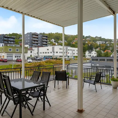 Nordic Luxury Near Downtown *