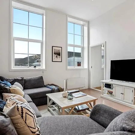 Nordic Luxury Near Downtown דירה