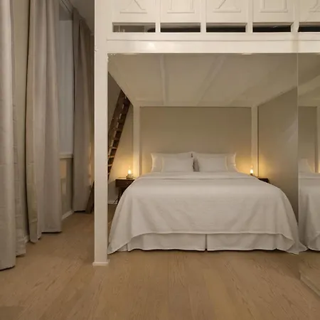 Nordic Luxury Near Downtown