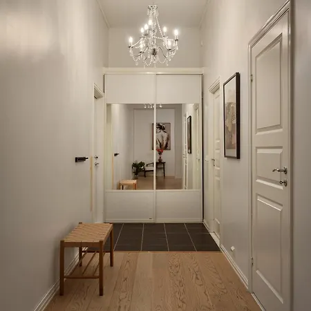 Nordic Luxury Near Downtown Leilighet